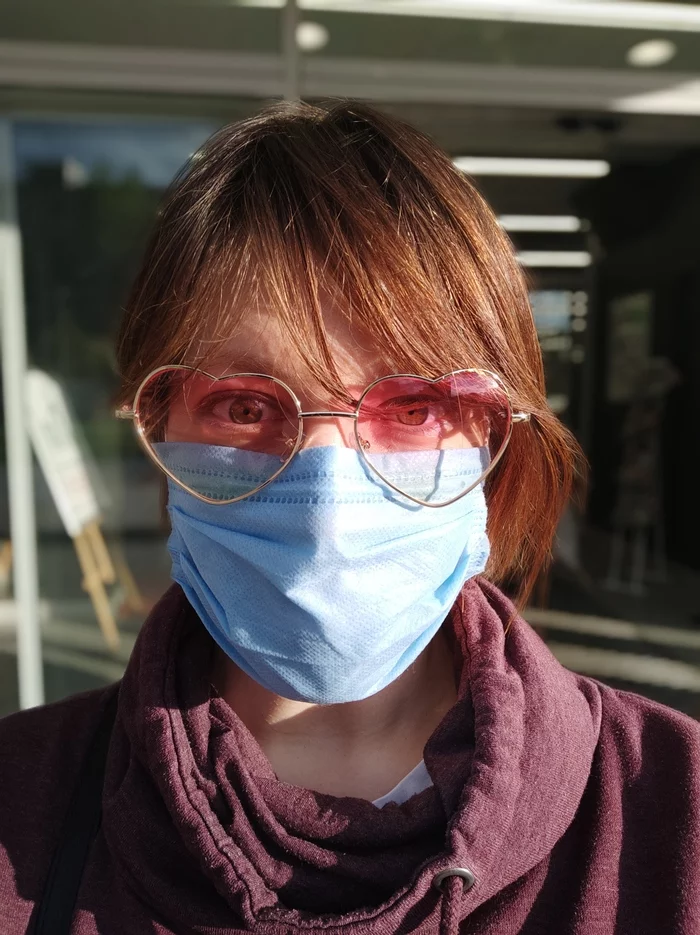 Protection from harsh reality - My, Mask mode, Pink glasses, Coronavirus, Quarantine, Protection, Mask, Moscow, Life hack