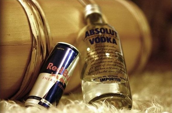 Алкоголь против секса: 8 причин, почему не стоит пить перед постелью