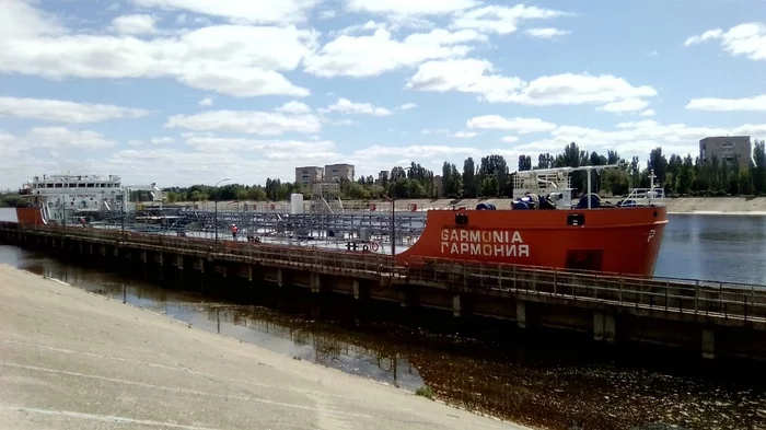 Balakovo/Volga shipping canal - Tanker, Bulk carrier, Ship, River, Vessel, Saratov region, Balakovo, Longpost, Volga river