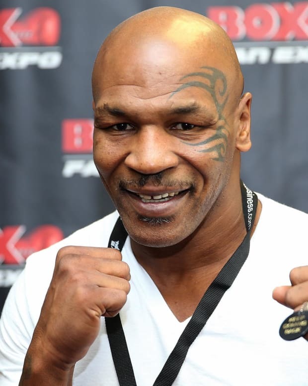 Mike Tyson, 15 years after retirement, seems to be back in business - My, Boxing, Boxer, Tyson, Mike Tyson, Career, Boxing ring