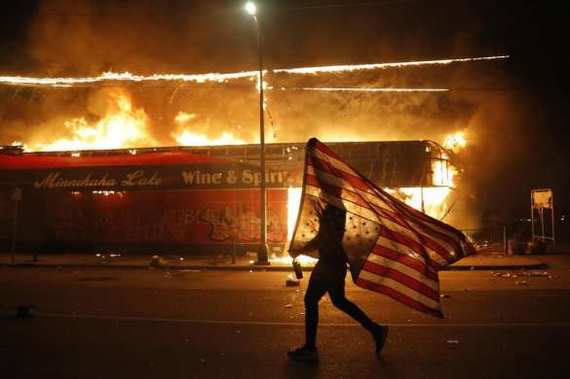 Protesters set fire to a bank in Minneapolis - USA, Protest, Disorder, Bank, Arson, news, Minneapolis, Death of George Floyd