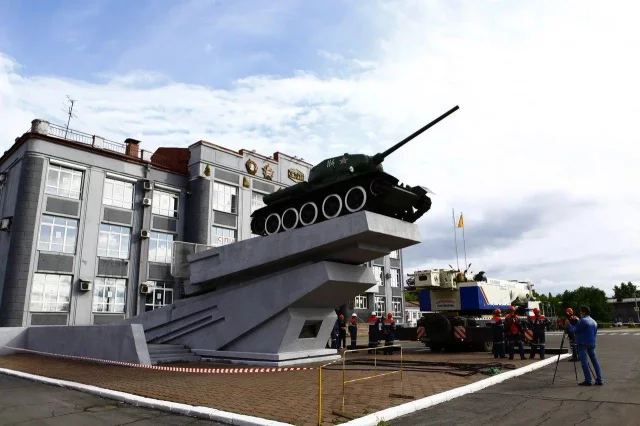 Reliable technology - Novokuznetsk, Tanks, T-34, Victory parade, news