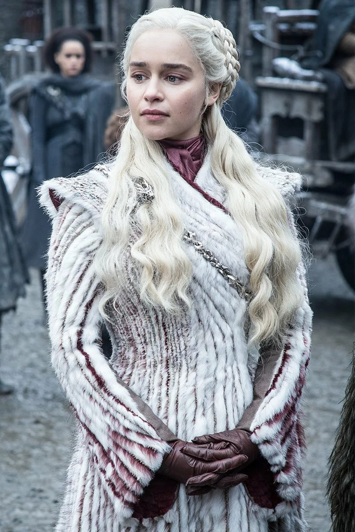 Колено им преклони