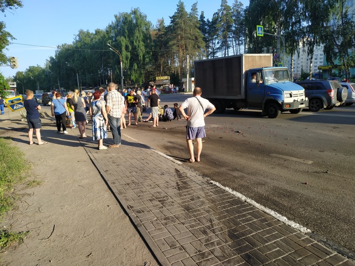 В Воронеже водитель снес семью Авто, Audi, ДТП, Авария, Негатив, Воронеж, Видео, Длиннопост