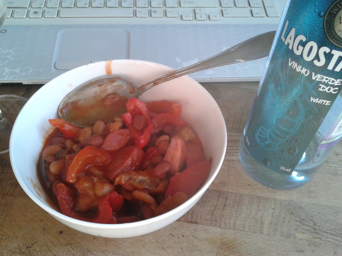 Если мужчина бреется, готовит, продолжает работать -