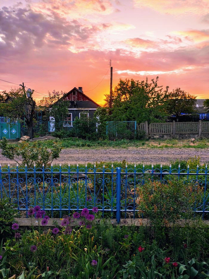 Закат в деревне летом