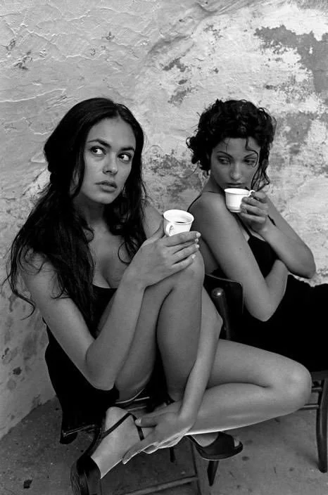 Italian women with cups - Black and white photo, Italy, Italians, Women, A cup, Brunette, Europeans