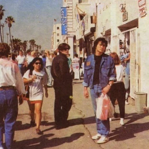 Виктор Цой и Юрий Каспарян в США, 1990 год Виктор Цой, Юрий Каспарян, Музыканты, Группа КИНО, США, Фотография, Память, Длиннопост Виктор Цой и Юрий Каспарян в США, 1990 год Виктор Цой, Юрий Каспарян, Музыканты, Группа КИНО, США, Фотография, Память, Длиннопост