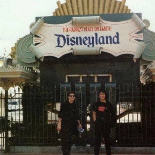 Виктор Цой и Юрий Каспарян в США, 1990 год Виктор Цой, Юрий Каспарян, Музыканты, Группа КИНО, США, Фотография, Память, Длиннопост Виктор Цой и Юрий Каспарян в США, 1990 год Виктор Цой, Юрий Каспарян, Музыканты, Группа КИНО, США, Фотография, Память, Длиннопост