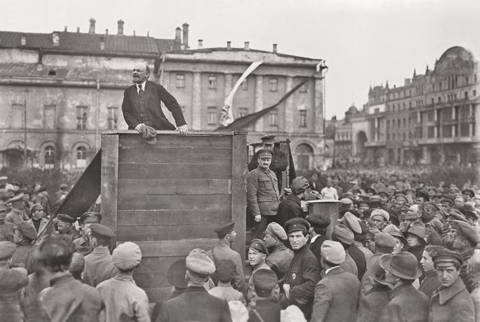 Ленин черно белое фото