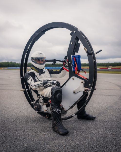 The world's fastest electric motorcycle wheel with a speed of more than 110 km/h - Unicycle, The miracle of technology, Record, Guinness Book of Records, Video, Longpost