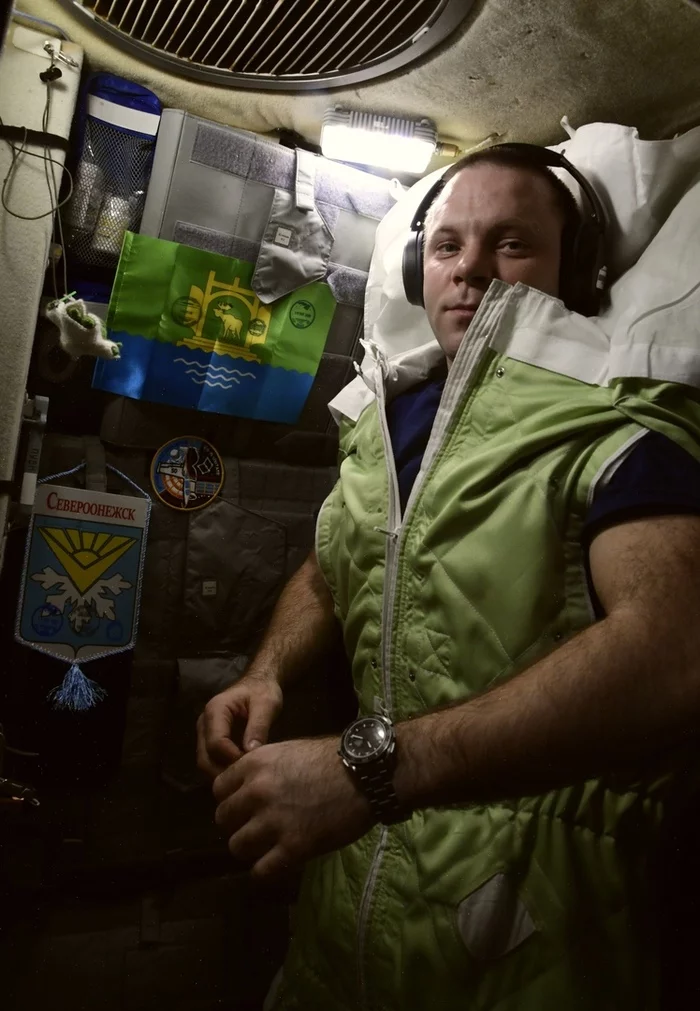 Космонавт Иван Вагнер: Один из самых популярных вопросов, который задают всем космонавтам — как мы спим в невесомости? Космонавты, МКС, Космос, Сон, Роскосмос, Длиннопост