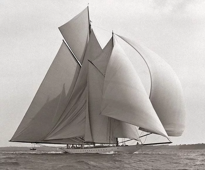 Pouting - Schooner, Sailboat, Sail, The photo, Black and white photo, Historical photo