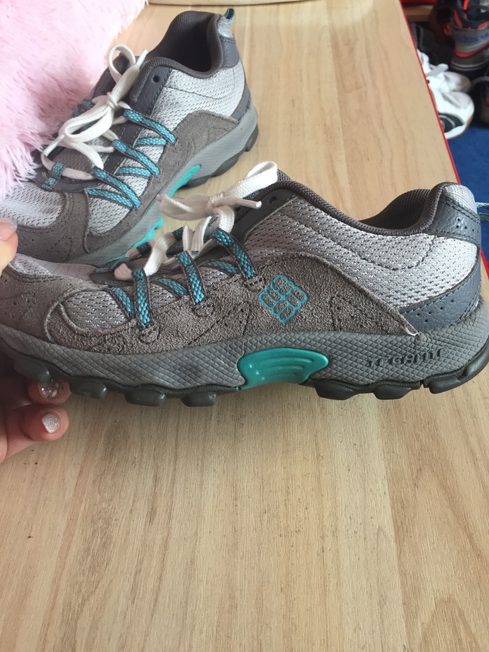 Скрипучий кроссовок