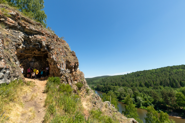 Октябрьская пещера фото