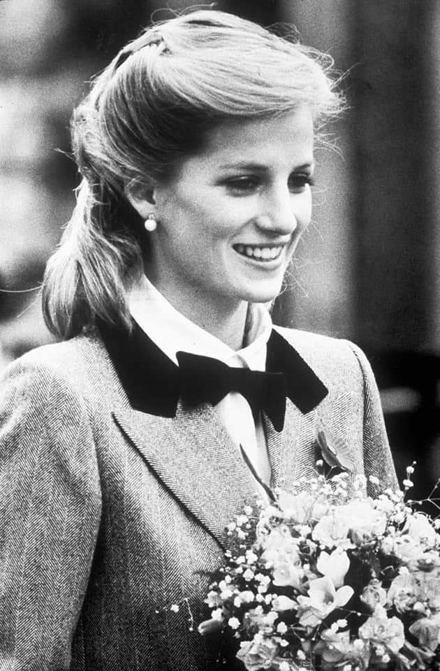 Lady Dee's birthday - Black and white photo, Princess Diana, Longpost