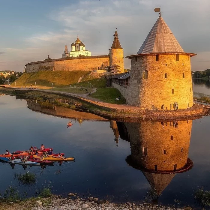 Evening Pskov - The photo, Pskov, Russia, River, Tower, Fortress, Temple, Evening