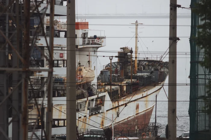 Vladivostok through old Soviet optics - My, Helios-44, Jupiter-37, Soviet optics, Vladivostok, Дальний Восток, Longpost