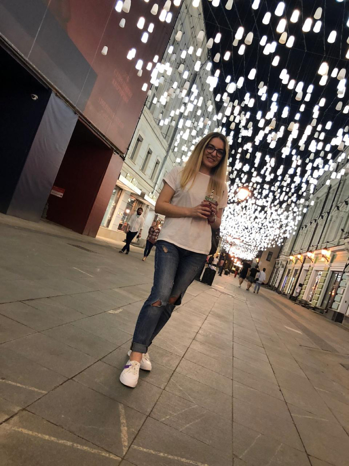 Не умею писать красиво... тем более про себя, а пора бы уже...