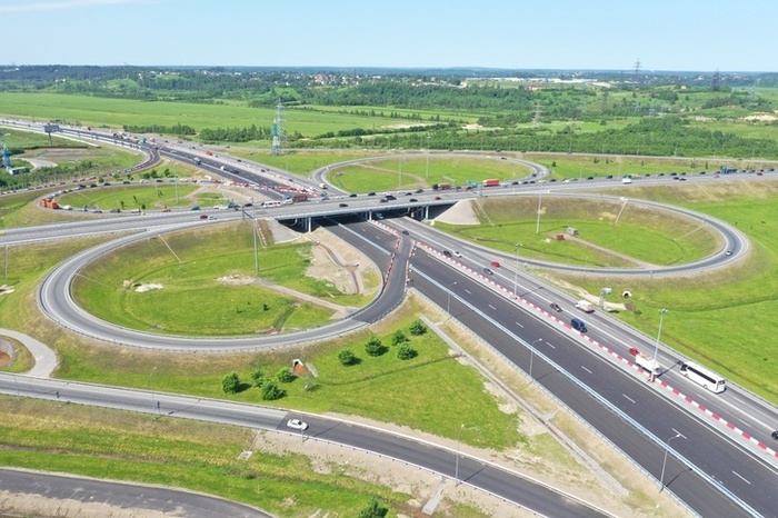 В С-Петербурге запустили движение по реконструированному участку внутреннего кольца