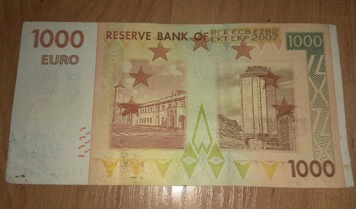 Что нужно, чтобы сделать купюру в 1000 евро? Лезвие и белорусский пенсионер Деньги, Обман, Фальшивомонетчик, Длиннопост Что нужно, чтобы сделать купюру в 1000 евро? Лезвие и белорусский пенсионер Деньги, Обман, Фальшивомонетчик, Длиннопост