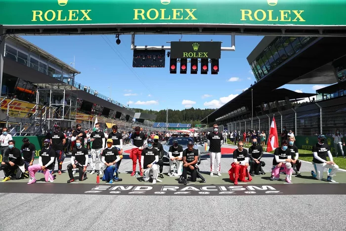At the Formula 1 Grand Prix in Austria, the drivers took a knee in protest against racism. - Formula 1, Sport, Adoration