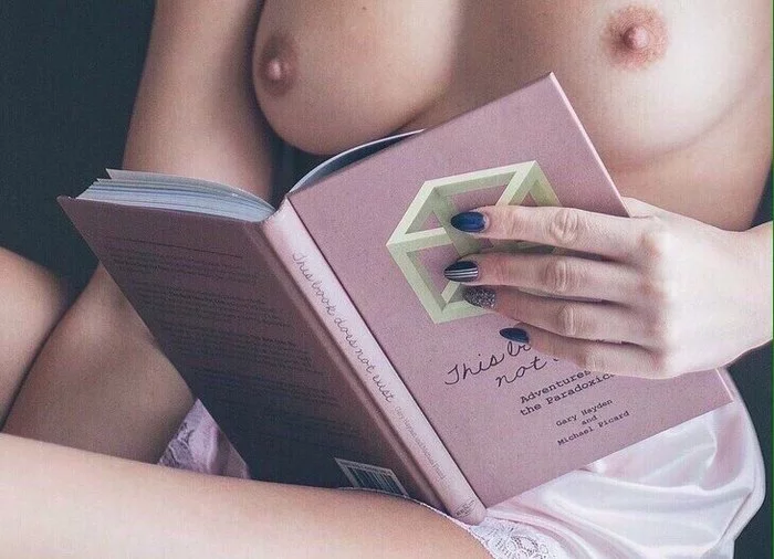 reading sisya - NSFW, Beautiful girl, Sexuality, Girls, Erotic, Breast, Books, Manicure