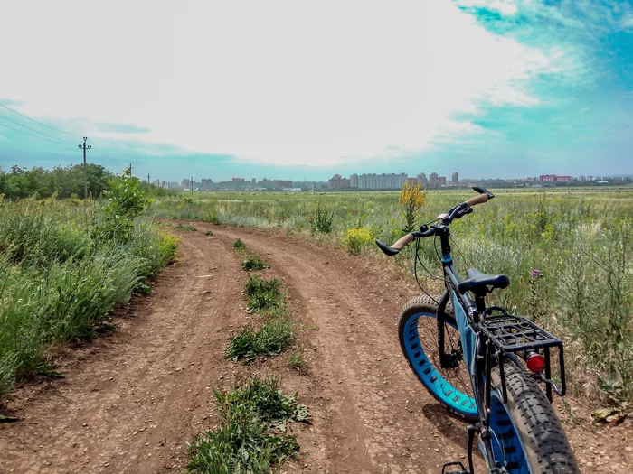 I see a house! - My, A bike, Road, Steppe, Orenburg, The photo