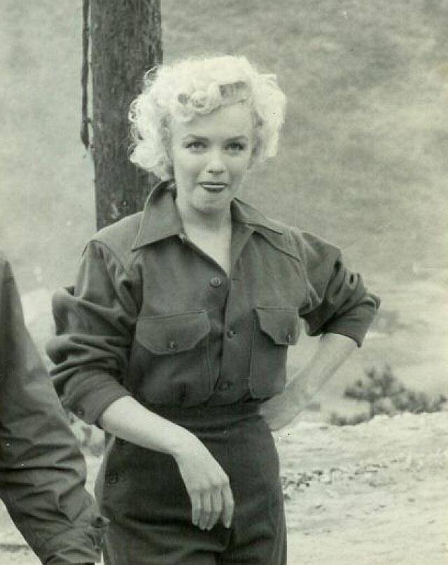 Gorgeous Marilyn. Korea - February 1954 - Marilyn Monroe, Celebrities, Корея, Story, US Army, 1954, Longpost