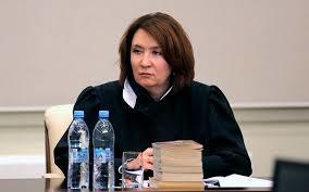 Кубанскую судью Хахалеву, которая жаловалась Путину на травлю изза дорогой свадьбы дочери, лишили статуса