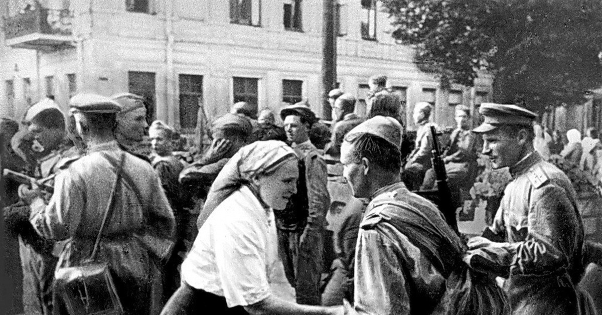 13 июля вильнюс. Освобождение Вильнюса 13 июля 1944. Освобождение Вильнюса от немецко-фашистских захватчиков 1944г. 1944 Г освобождение советскими войсками Белоруссии. Освобождение столицы Литвы Вильнюса.