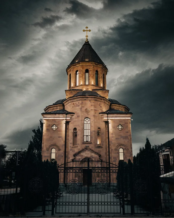 A few minutes before the storm - My, Thunderstorm, Temple, The photo, Rostov-on-Don