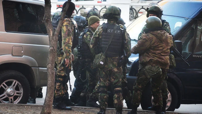 Митинги в Хабаровске: Москва перебрасывает военную технику и войска для подавления народных протестов - Моё, Россия, Хабаровск, Сергей Фургал, Митинг, Видео, Длиннопост, Политика