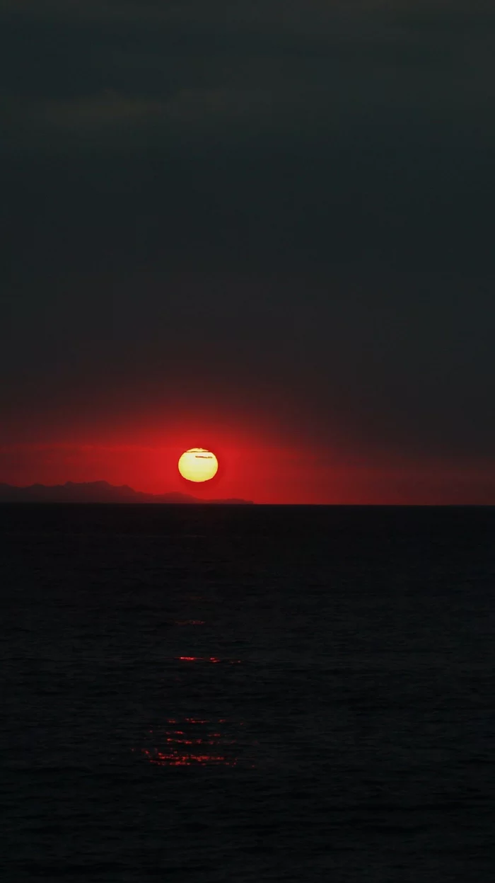 Dawn over the sea - My, Crimea, The photo, dawn, The sun, Sea, Helios