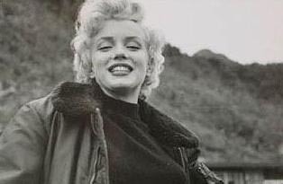 Gorgeous Marilyn. Korea - February 1954 - Marilyn Monroe, Celebrities, Photo with a celebrity, Black and white photo, US Army, Корея, 1954, Story, Longpost