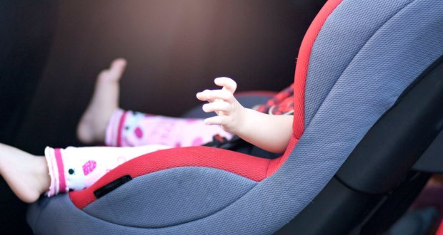 Rescuers freed a one-year-old child from a closed car in a parking lot in Simferopol - Auto, Children, 911, Child protection