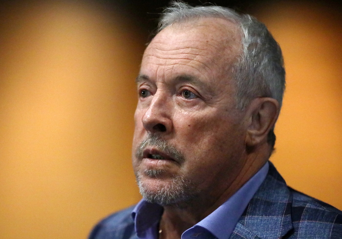 Макаревич хочет судиться с новосибирским депутатом, который использовал "За тех, кто в море"