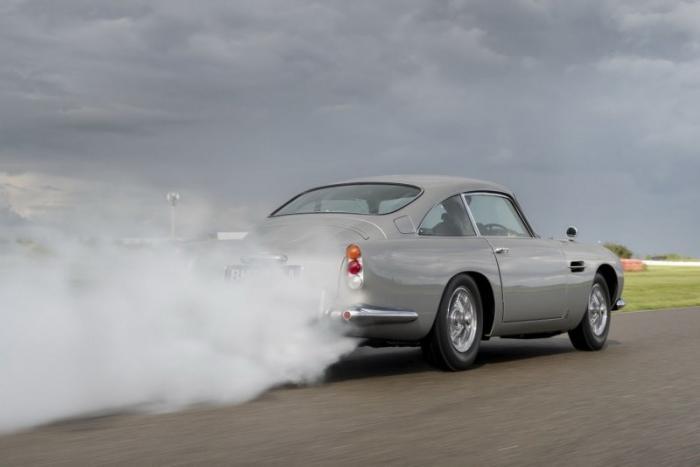 Aston Martin has released a spy version of the DB5 - Aston martin, Retro, Retro car, James Bond, Motorists, Replica, Longpost