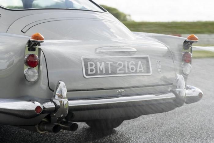 Aston Martin has released a spy version of the DB5 - Aston martin, Retro, Retro car, James Bond, Motorists, Replica, Longpost