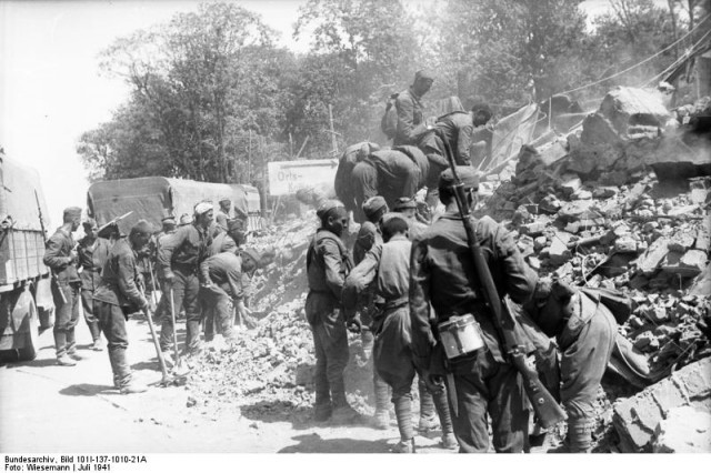 People at war. Just a photo - Military history, The photo, Longpost