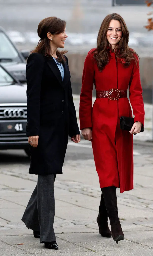 From Princess Beatrice to Kate Middleton: how celebrities save on outfits so as not to create new waste - Fashion, Celebrities, Queen Elizabeth, Ecology, Longpost, Actors and actresses, Queen Elizabeth II, Outfit