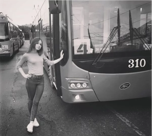 Водитель троллейбуса из Мурманска Девушки, Троллейбус, Водитель, Мурманск, Длиннопост