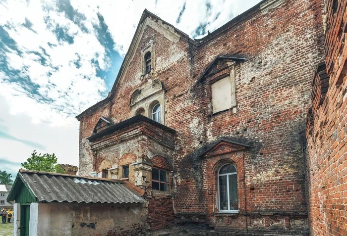 “Everyone left, but I stayed” - who lives in an abandoned castle near Ryazhsk - My, Travels, Road trip, Abandoned, Story, Blog, Local, A life, Video, Longpost
