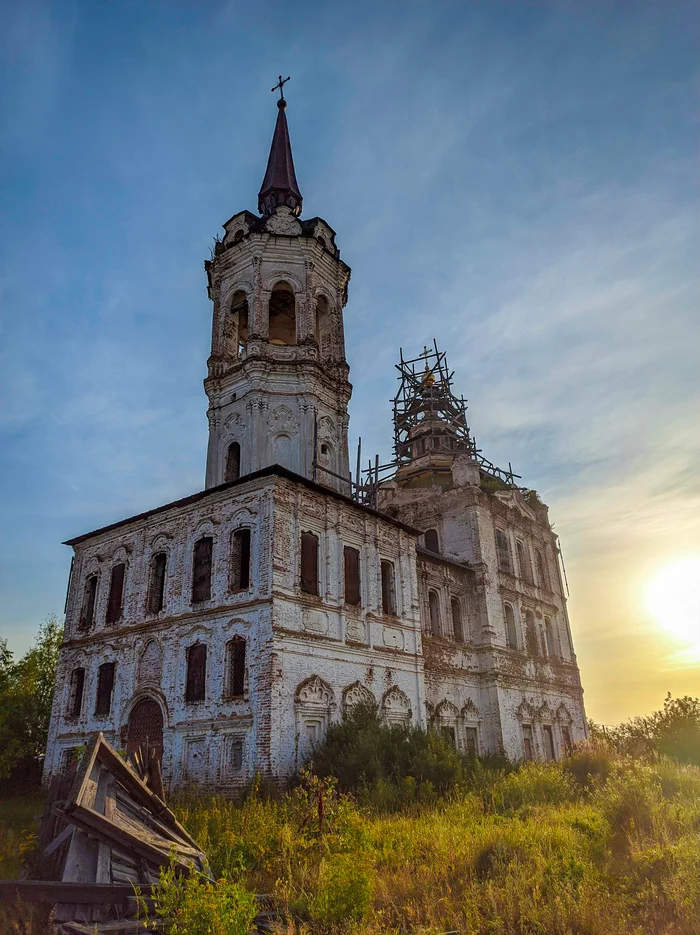 The cross that could - My, Church, Cross, Tobolsk, Mobile photography, The photo, Abandoned