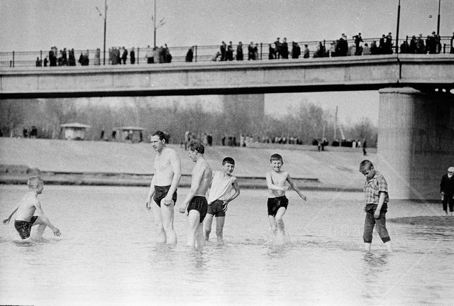 A park. Bridge over Ishim. Fishing. May 2, 1965, Tselinograd, Kazakhstan. USSR - My, Tselinograd, Astana, Nur-Sultan, Kazakhstan, Imams, Longpost, the USSR, Story