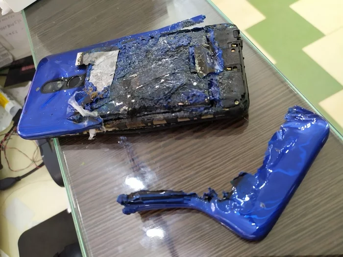 Xiaomi Redmi8 exploded - Xiaomi, Telephone, Explosion, Redmi