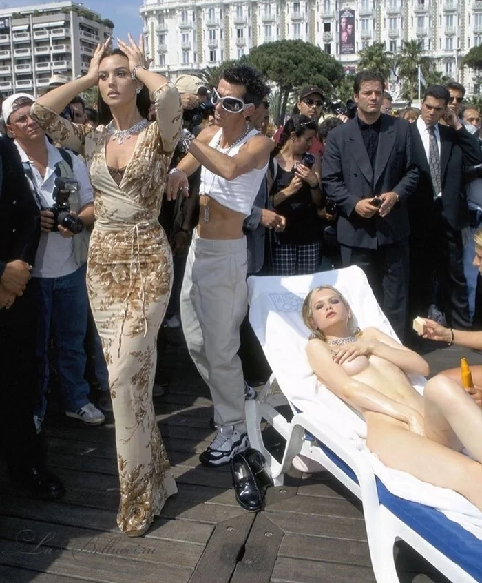 Monica Bellucci at the 1997 Cannes Film Festival - NSFW, Monica Bellucci, The photo, Cannes festival
