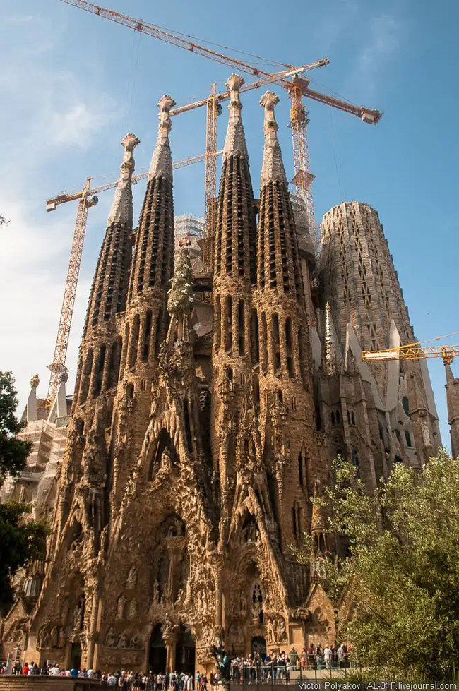 Church of the Holy Family - unfinished construction to atone for the sins of society - Architecture, Spain, Temple, Interesting, Travels, The photo, Longpost