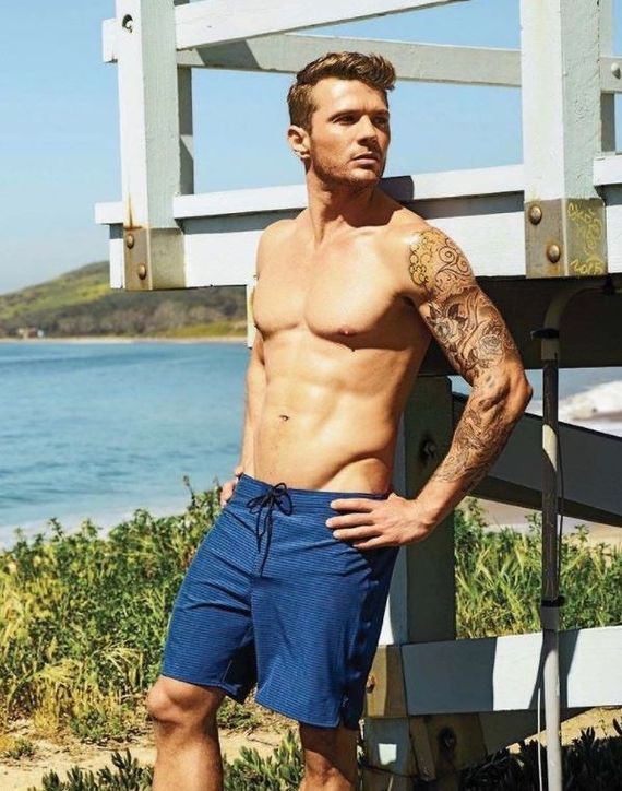 Admiration Lent. Ryan Phillippe - NSFW, Actors and actresses, Shooter, Lincoln for the Lawyer, Torso, beauty, The photo, GIF, Longpost, From the network, Film Cruel Games