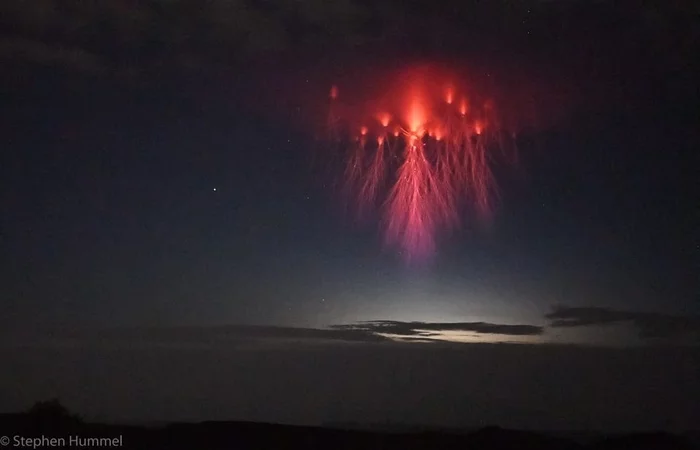 The phenomenon of the pasta monster - Flying pasta monster, Phenomenon, Thunderstorm, Texas, Pastafarianism, Red sprites